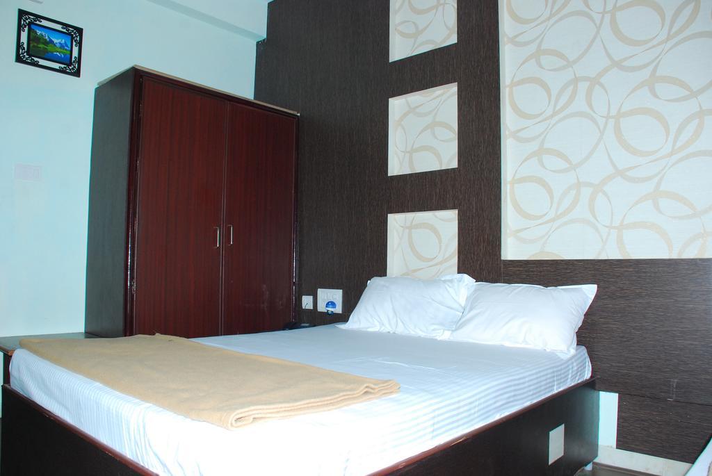 Jayalakshmi Residency Hotel Tirupati Quarto foto