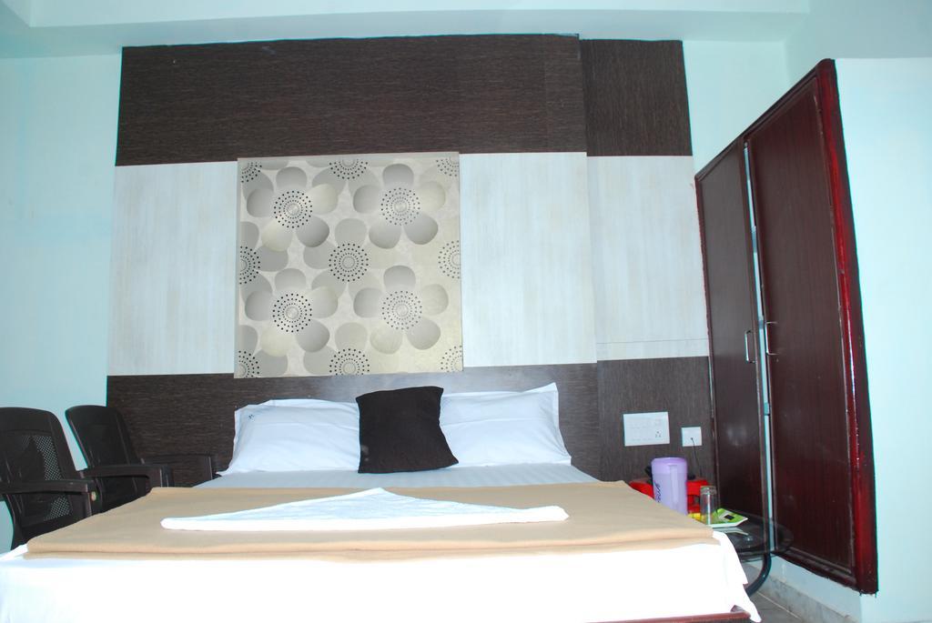Jayalakshmi Residency Hotel Tirupati Quarto foto